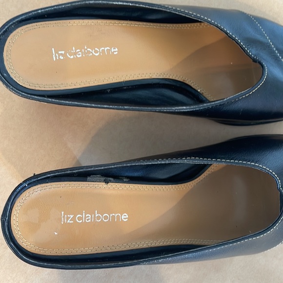 “Liz Claiborne”, black leather mule heels, size 9, barely worn. Chic! - Picture 5 of 8